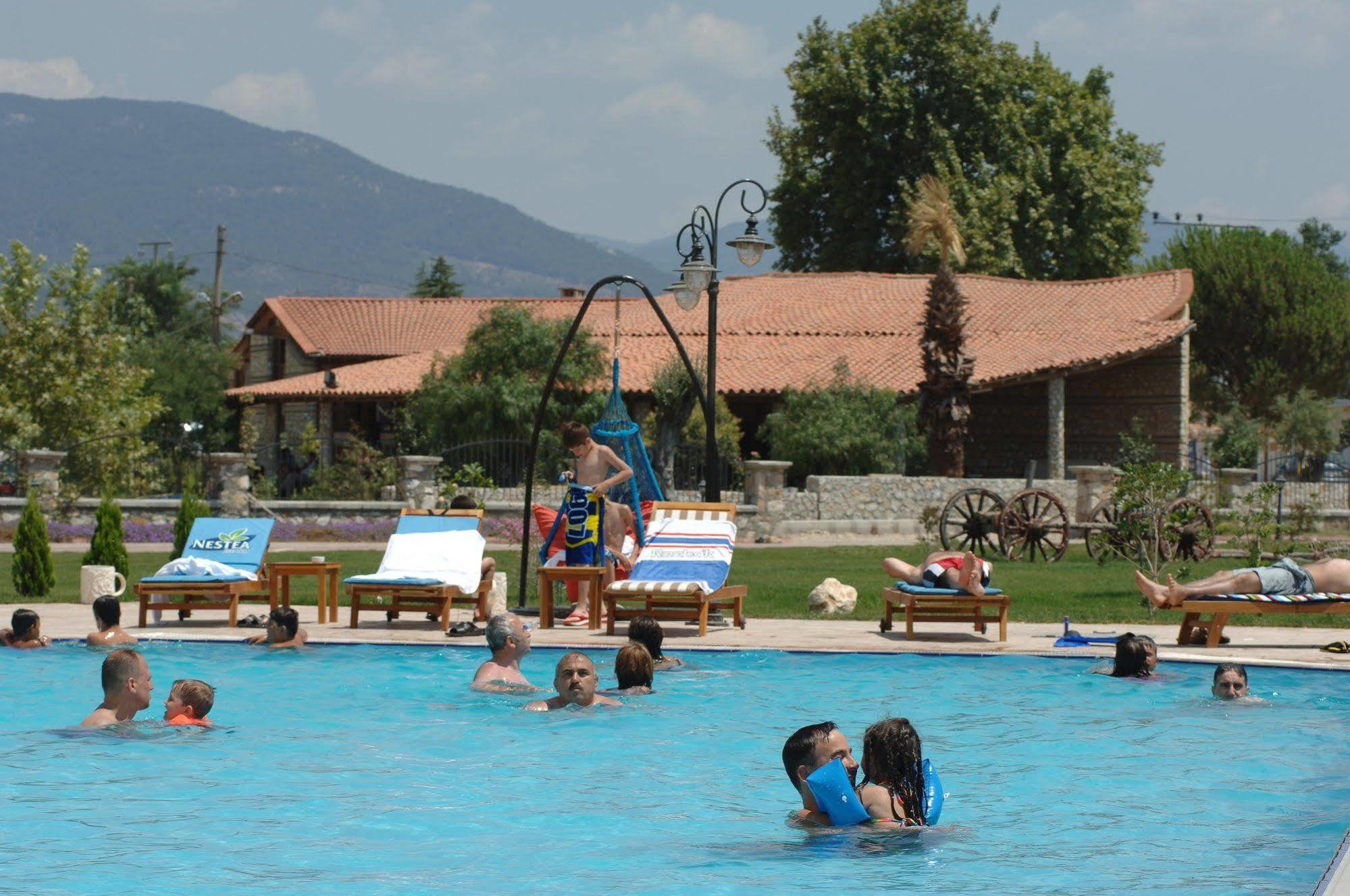 Gure Saruhan Thermal Akçay Dış mekan fotoğraf